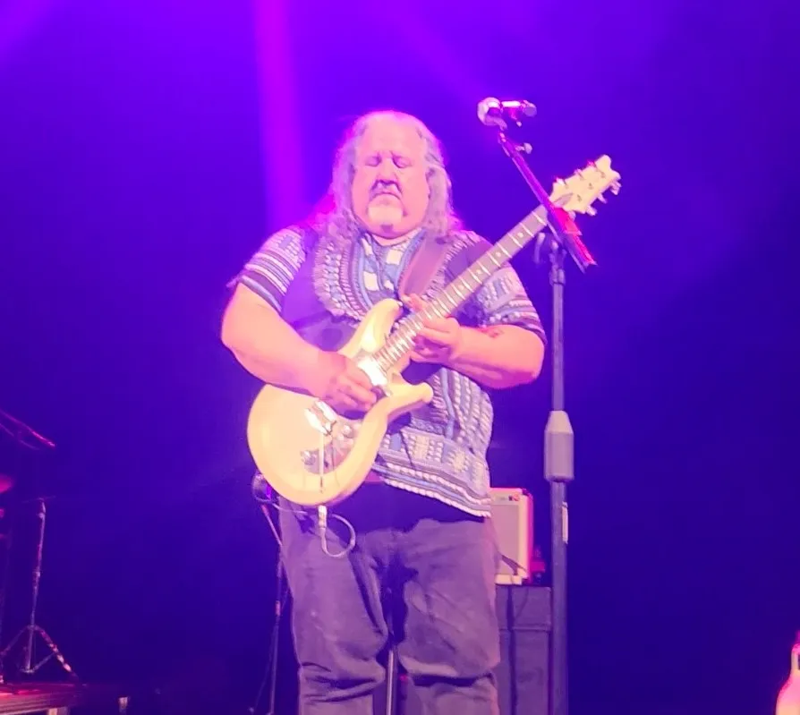 Todd Twining performing with Jinx